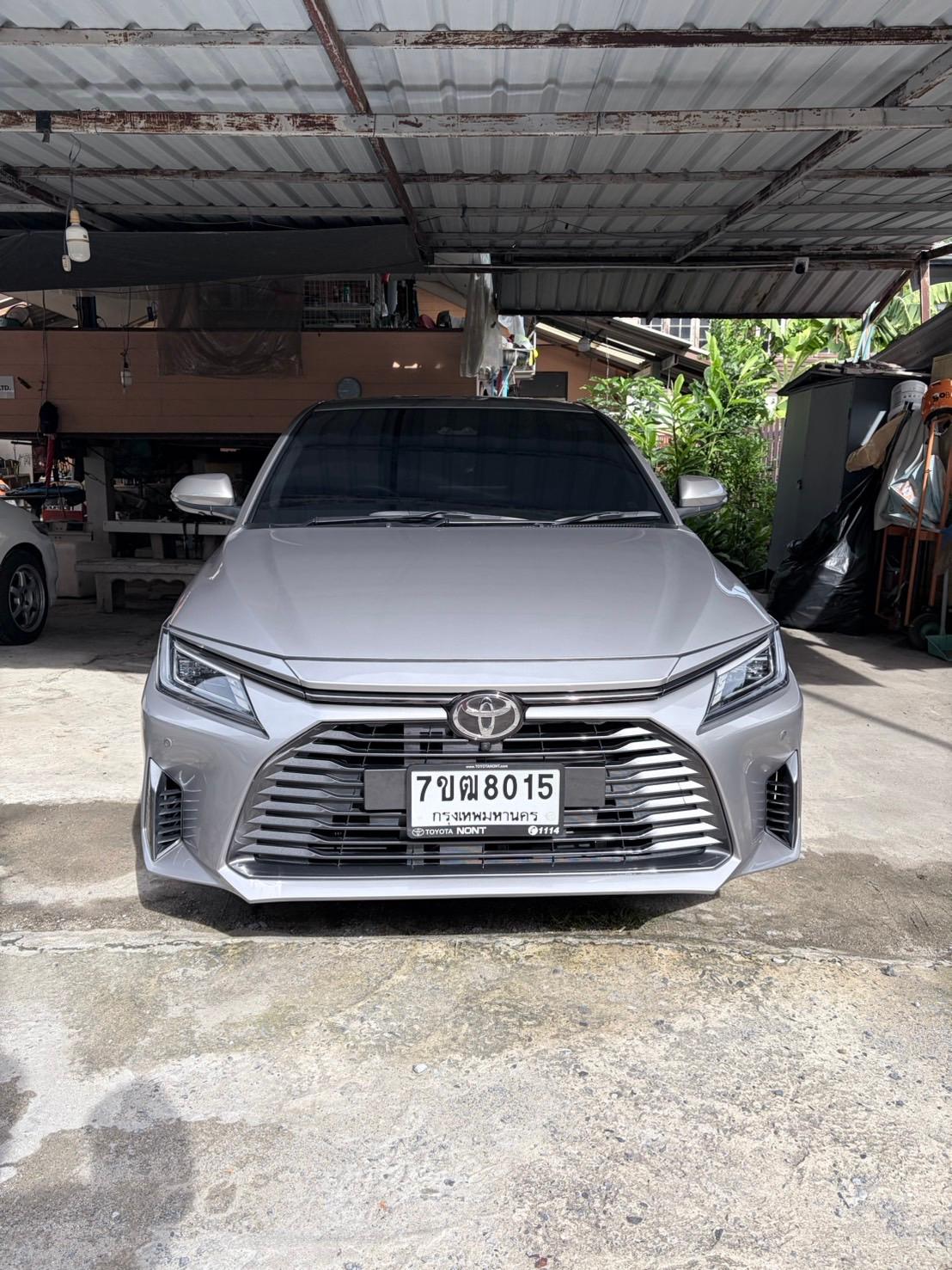 Toyota Yaris Ativ HEV Premium — photo 1 of 12